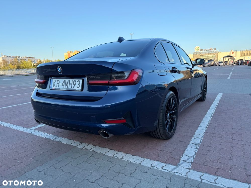 BMW Seria 3 330i xDrive Sport Line - 3