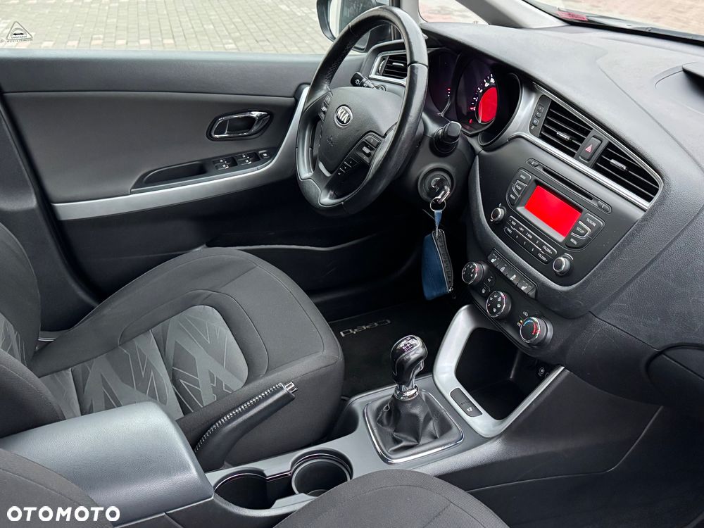 Kia Ceed 1.6 GDI Vision - 37