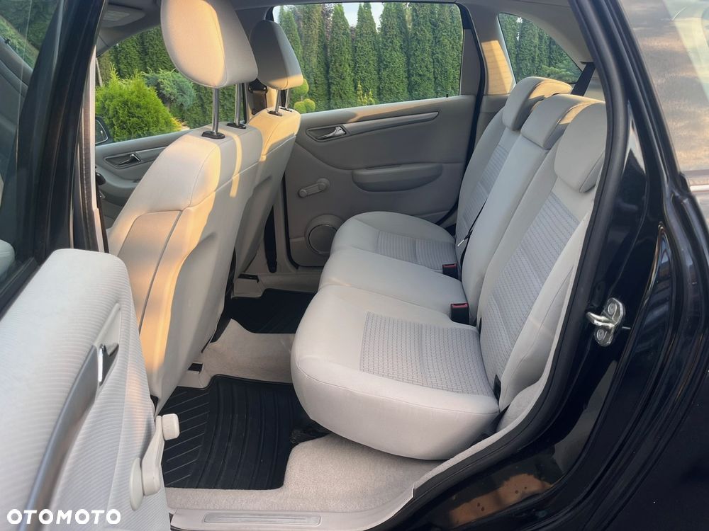 Mercedes-Benz Klasa B 180 CDI DPF Special Edition - 14