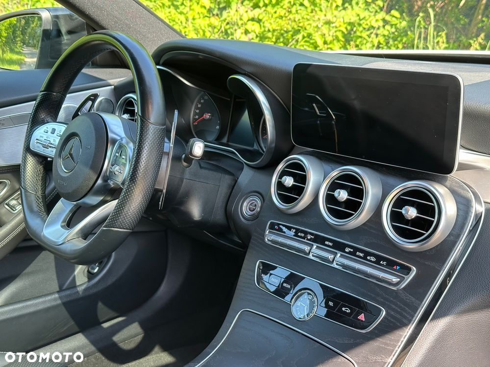 Mercedes-Benz Klasa C 300 9G-TRONIC - 17