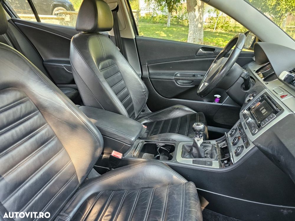Volkswagen Passat 2.0 TDI Highline - 12