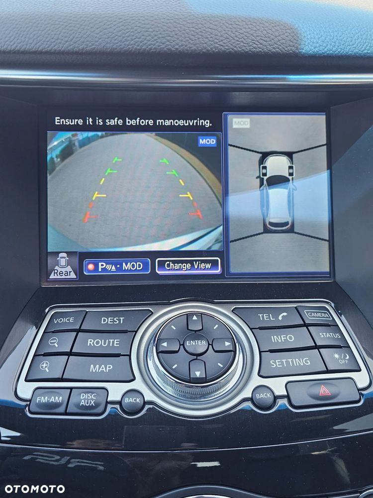 Infiniti Q70 - 22