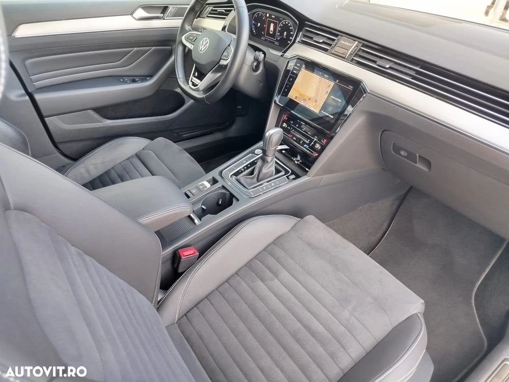 Volkswagen Passat Variant 2.0 TDI SCR DSG 4Motion Elegance - 28