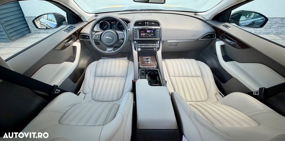 Jaguar F-Pace - 7