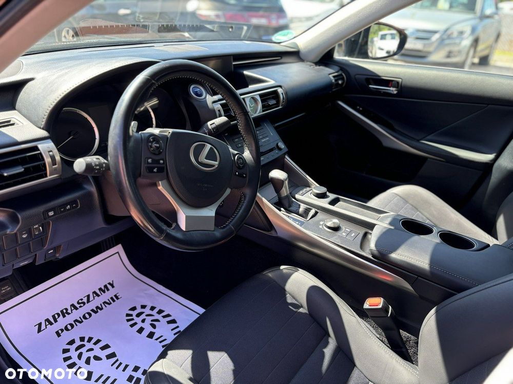 Lexus IS - 15