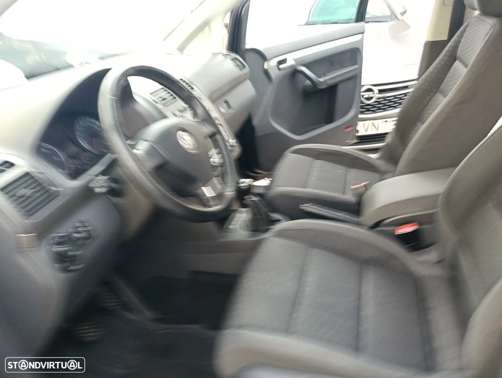 VW Touran 1.9 TDi Highline EC 7L - 8