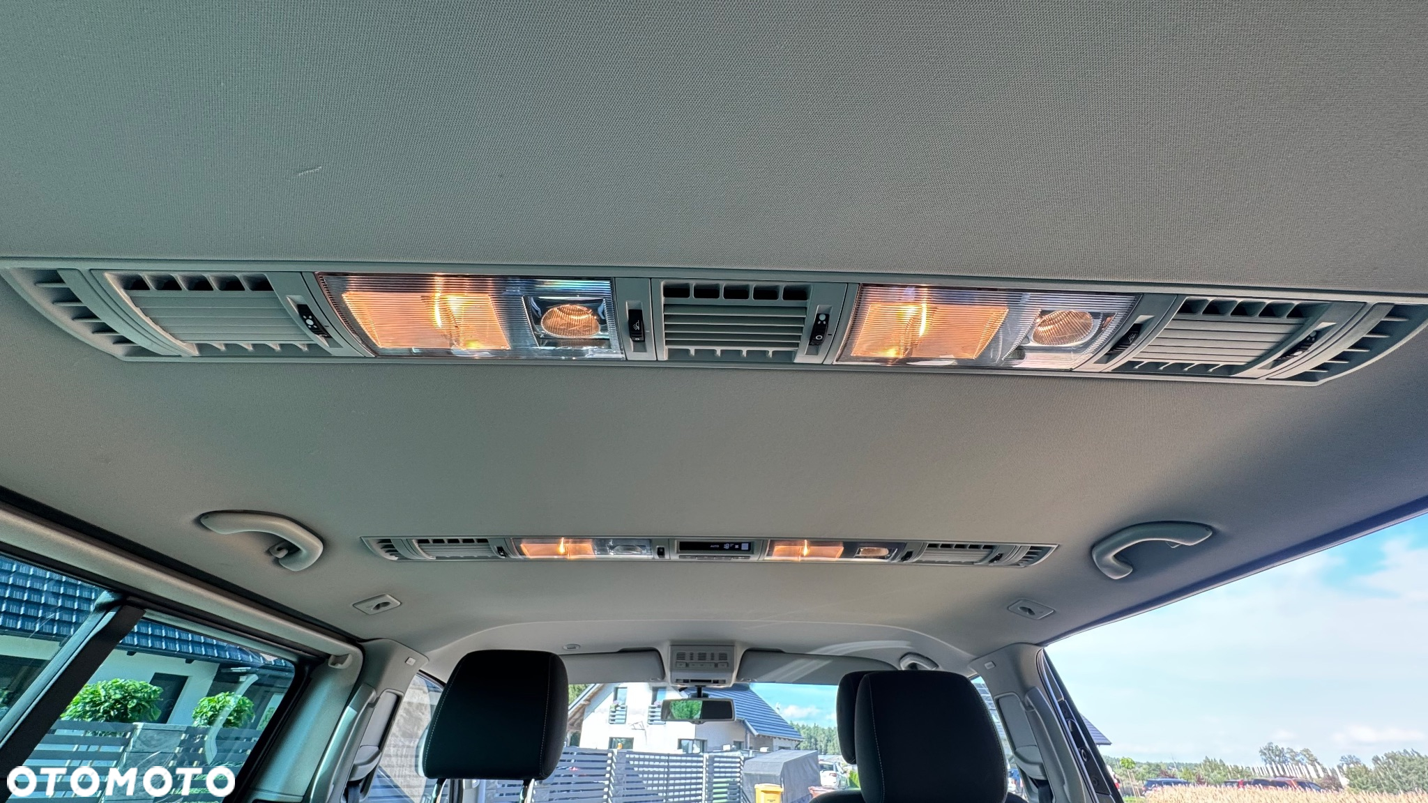 Volkswagen Multivan - 23