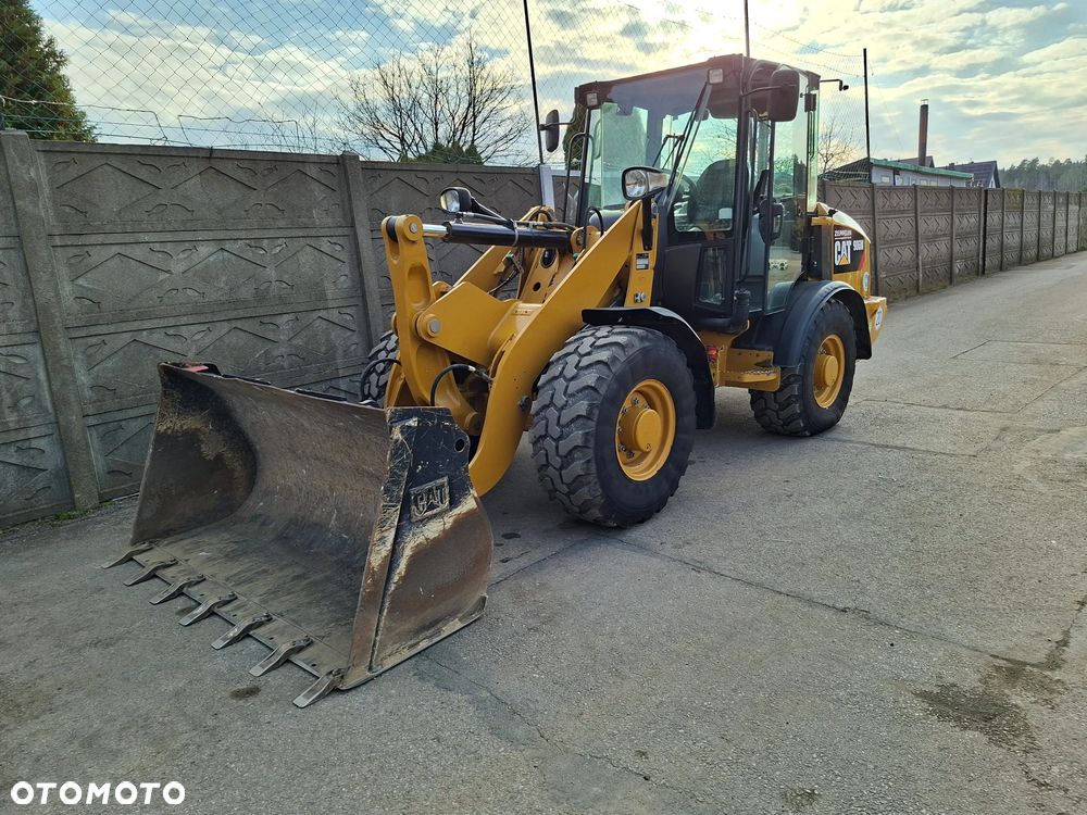 Caterpillar CAT 906 M - 1