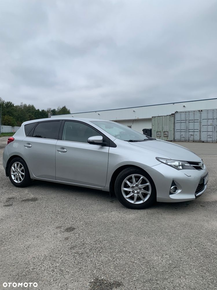Toyota Auris 2.0 D-4D Edition - 2