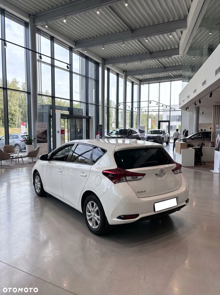 Toyota Auris 2016 photo 4