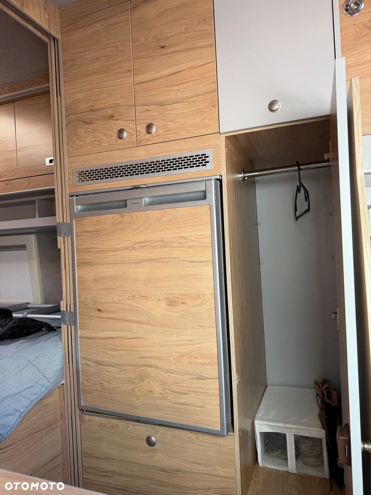 Globe-Traveller Voyager X - 13