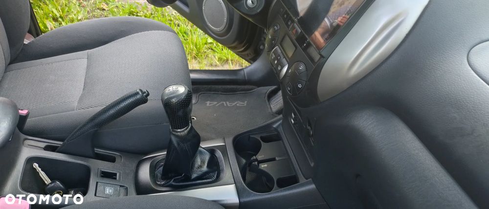 Toyota RAV4 2.0 VVT-i 4x4 - 28