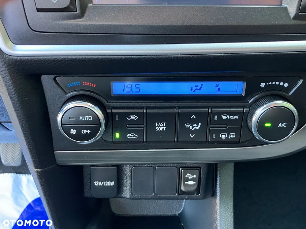 Toyota Auris 1.6 Prestige - 29
