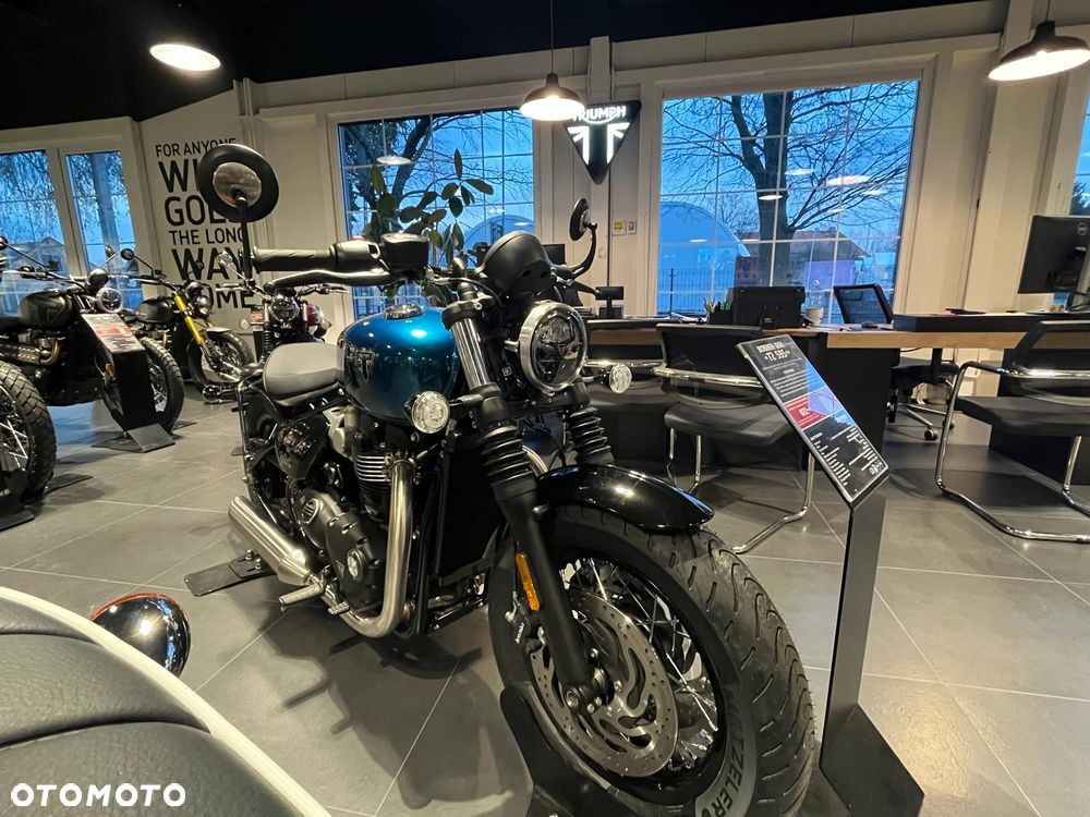 Triumph Bonneville Bobber - 10