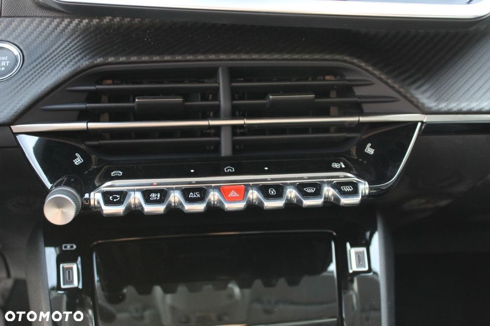 Peugeot 208 - 21