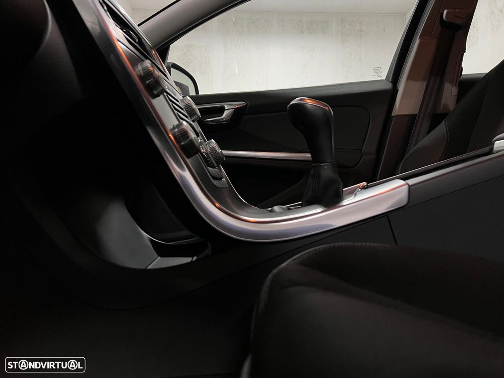 Volvo V60 2.0 D4 Summum Eco - 26