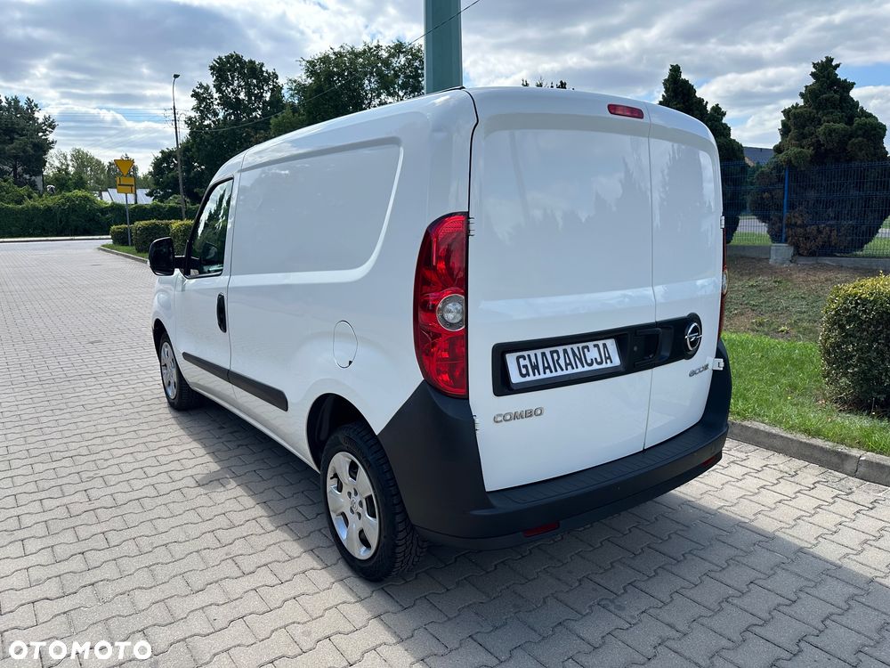 Opel COMBO - 11