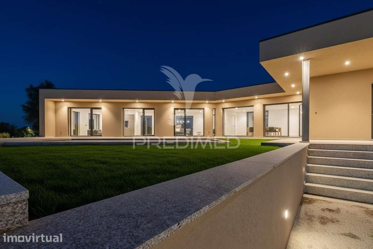 Fantástica moradia térrea T3 + escritório, com 3 suítes e piscina,...