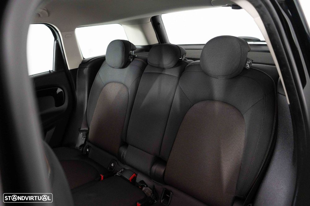 MINI Countryman Cooper SE ALL4 Auto - 11