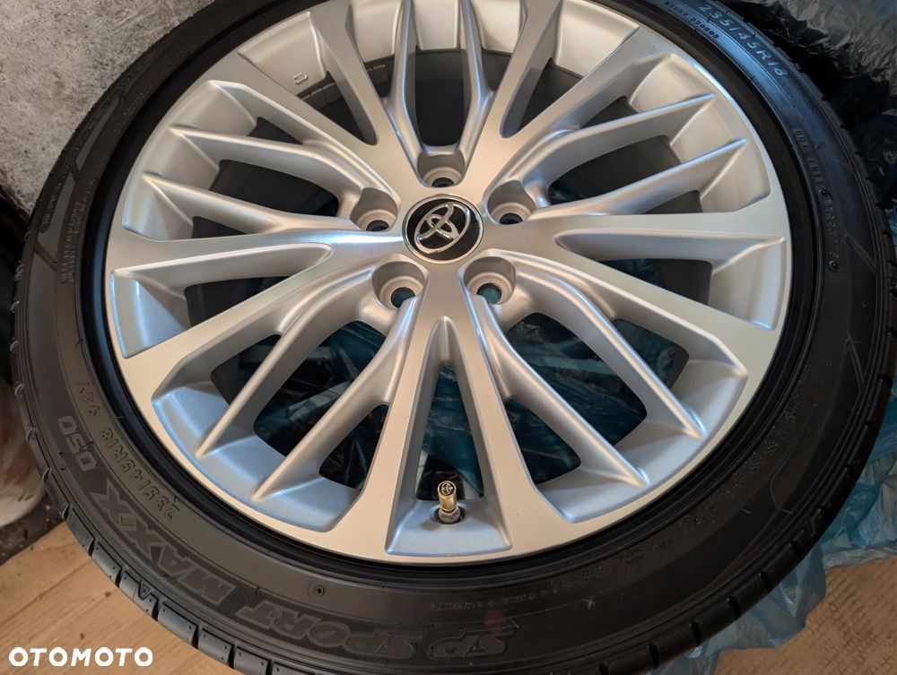 Toyota Camry 2.5 Hybrid Executive CVT - 37