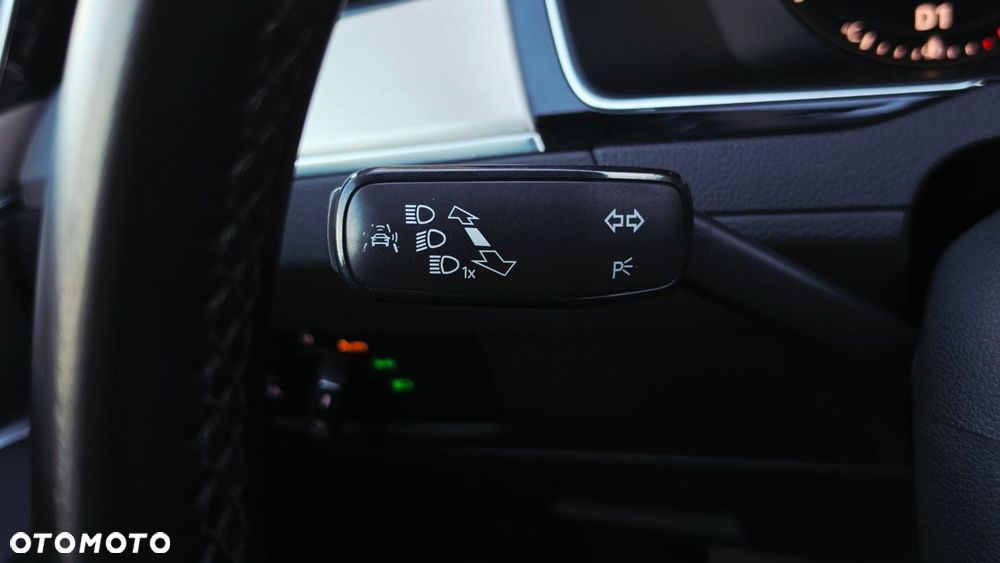 Volkswagen Passat Variant 1.4 TSI ACT (BMT) DSG Highline - 24