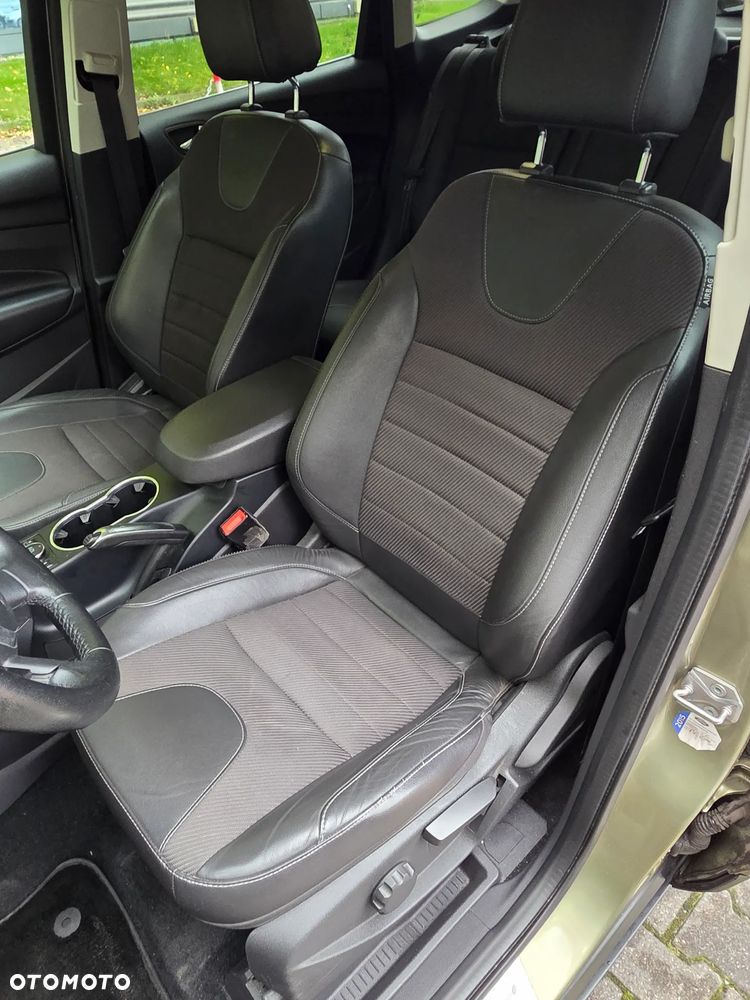 Ford Kuga 2.0 TDCi FWD Titanium - 38