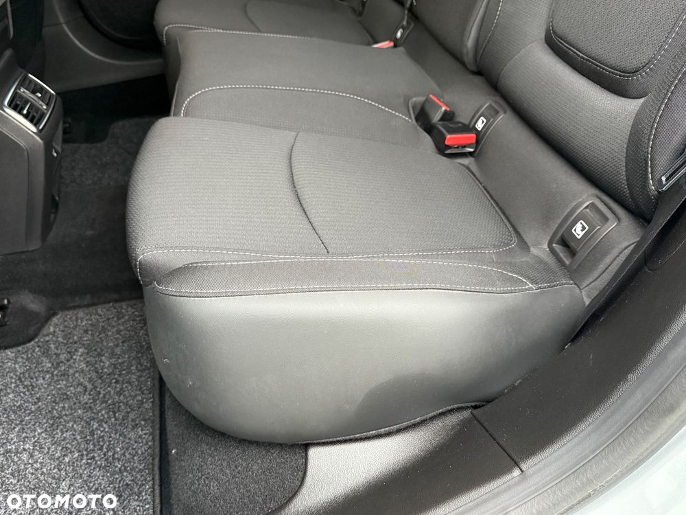 Renault Megane 1.5 Blue dCi Intens - 9