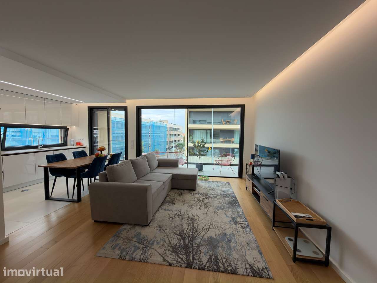 Apartamento T2 COMO NOVO Madalena Varanda 17m2 Lugar de garagem Duplo - Grande imagem: 2/25