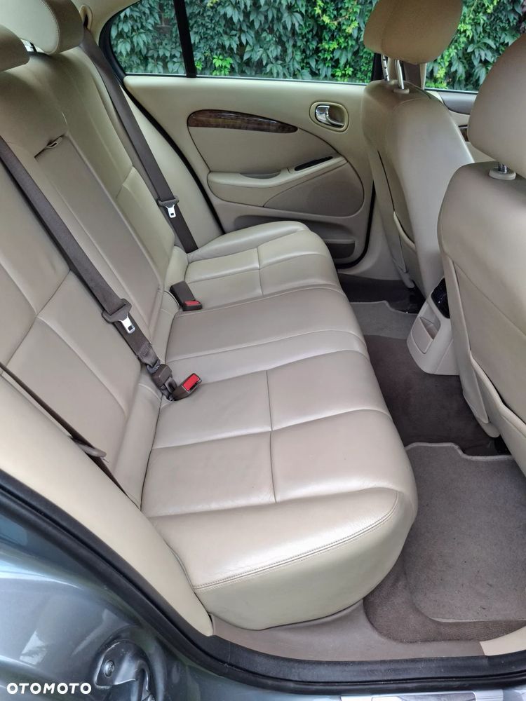 Jaguar S-Type 2.5 V6 - 6