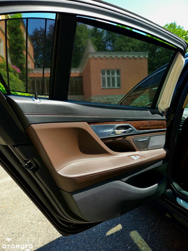 BMW Seria 7 750Li Edition Exclusive - 22