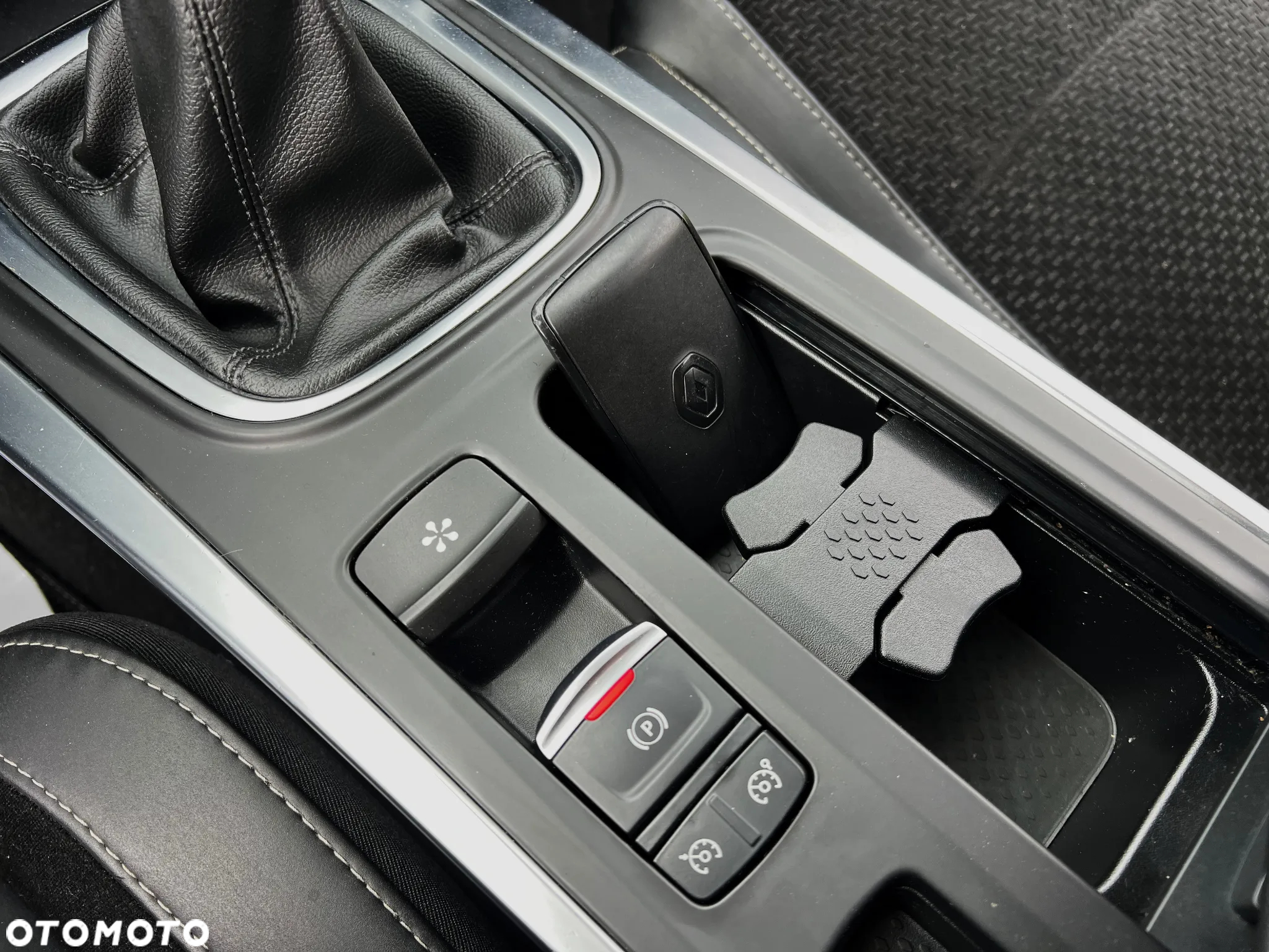 Renault Megane ENERGY TCe 130 Start & Stop LIMITED - 27