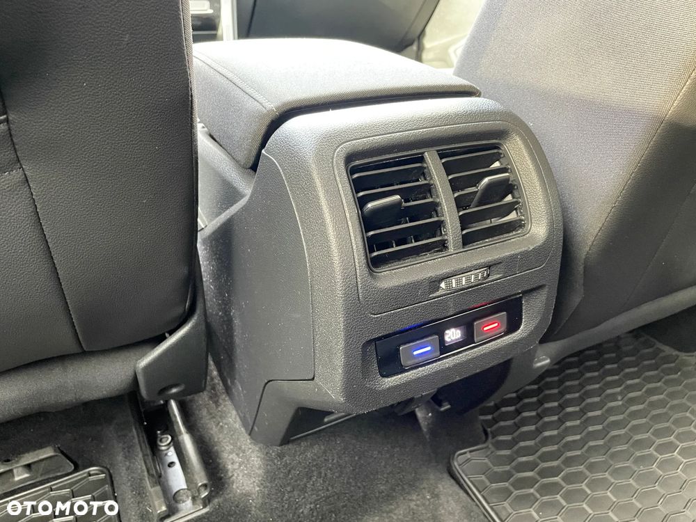 Volkswagen Touran 1.5 TSI EVO Comfortline DSG - 28