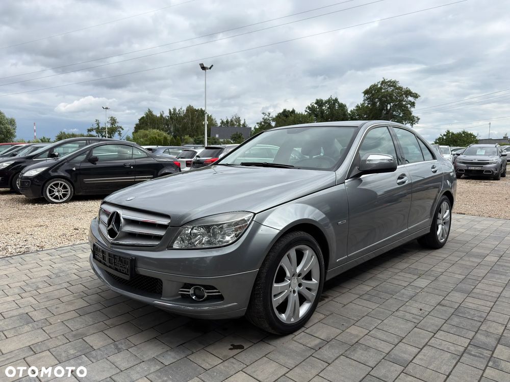 Mercedes-Benz Klasa C 180 CGI BlueEFFICIENCY Avantgarde - 18