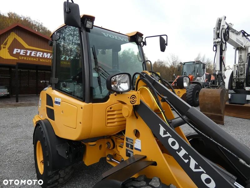 Volvo L20F Z Niemiec / Tylko 2.300mtg / Stan Idealny / - 24
