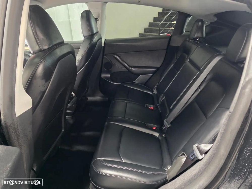 Tesla Model Y Long Range Dual Motor AWD - 13