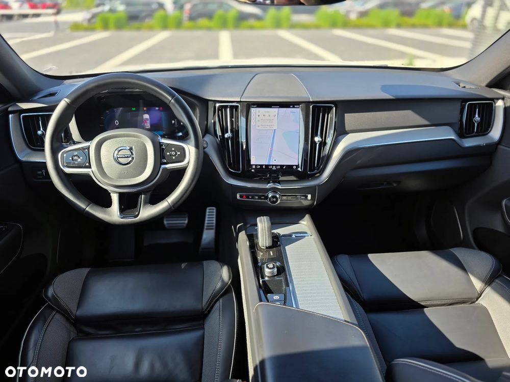 Volvo XC 60 B4 D AWD R-Design - 33