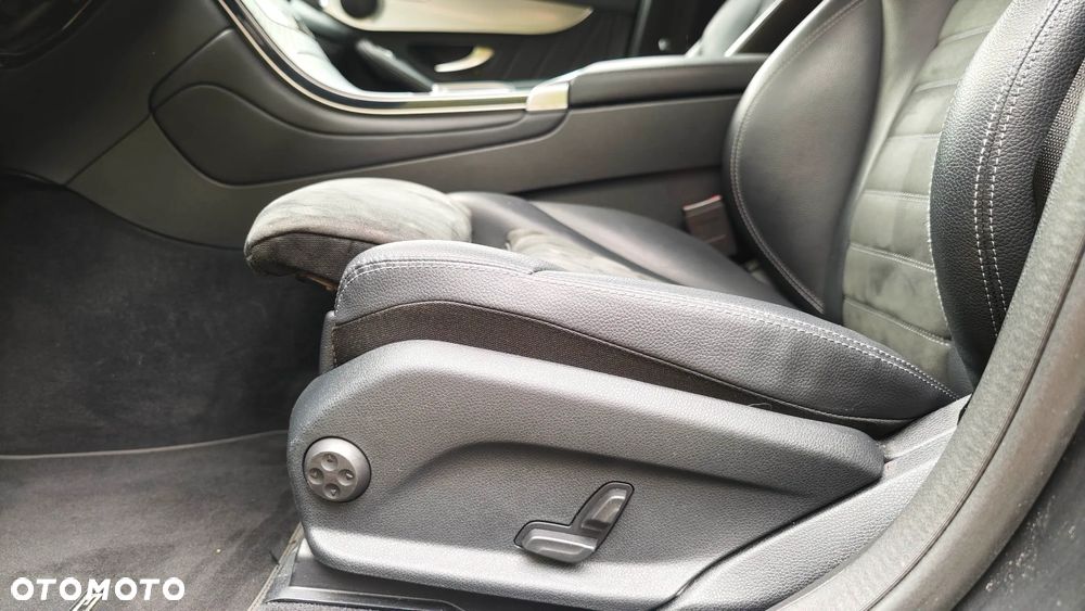 Mercedes-Benz GLC 220 d 4Matic 9G-TRONIC AMG Line - 12