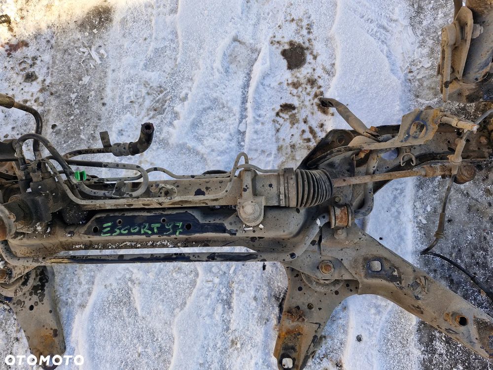 Belka zawieszenia przód sanki FORD ESCORT 97r 1.6 16v