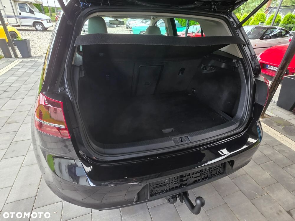 Volkswagen Golf - 24
