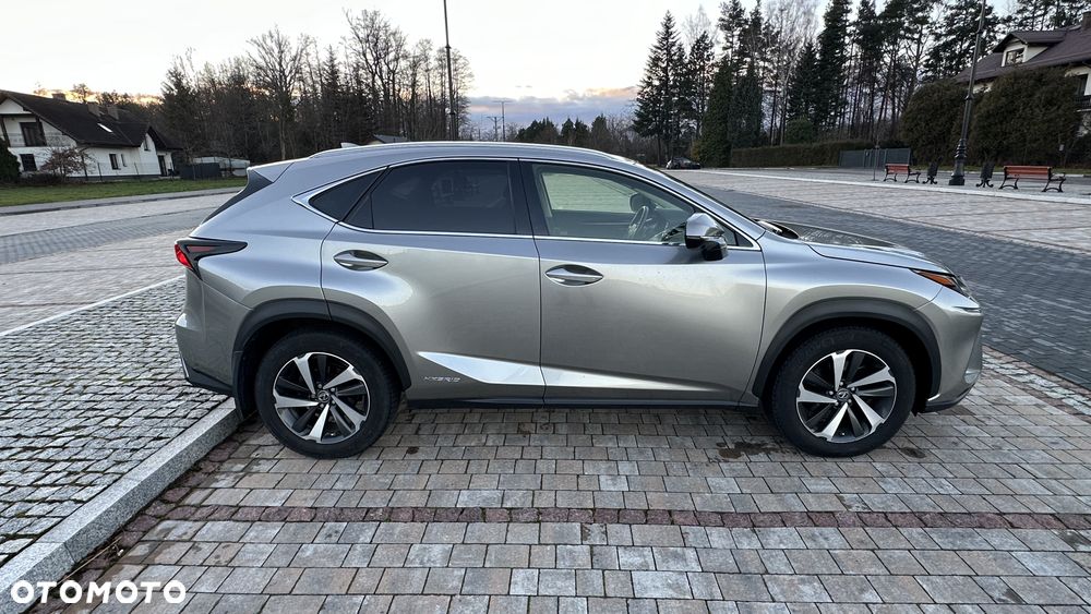 Lexus NX 300h Elite AWD - 9