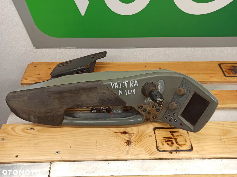 Podłokietnik Valtra N 163  (104015097) - 8