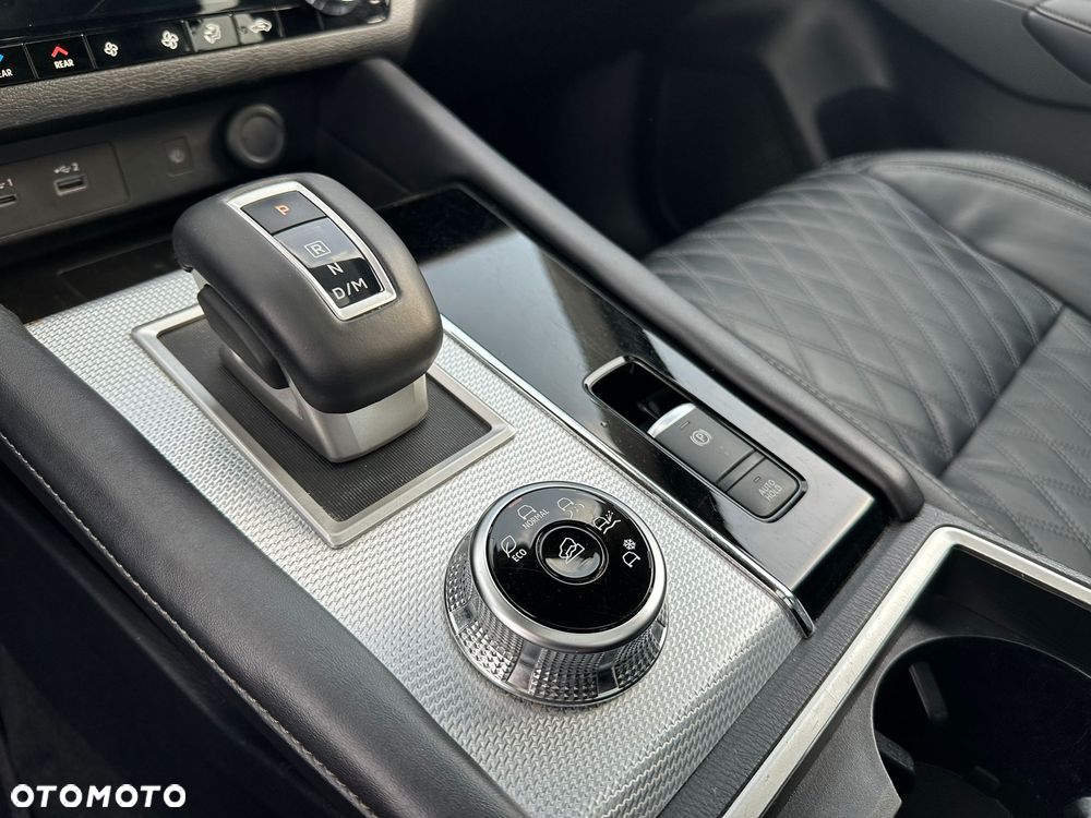 Mitsubishi Outlander - 8