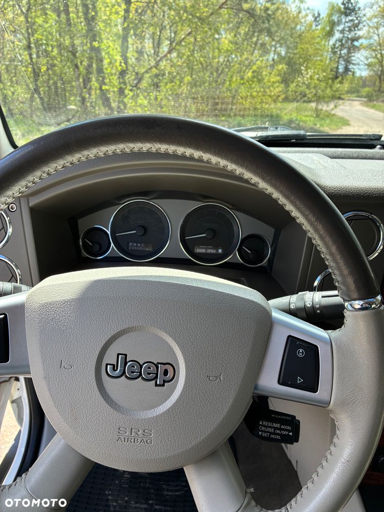 Jeep Commander 5.7 V8 HEMI Automatik Limited - 12
