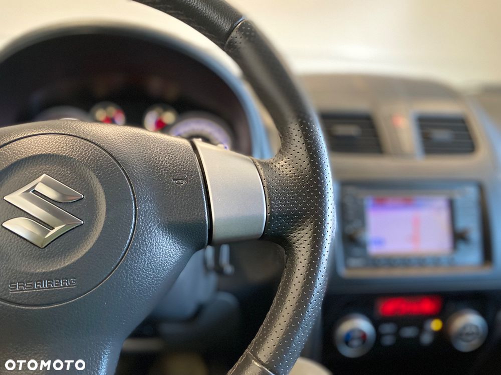 Suzuki SX4 1.6 Premium - 17