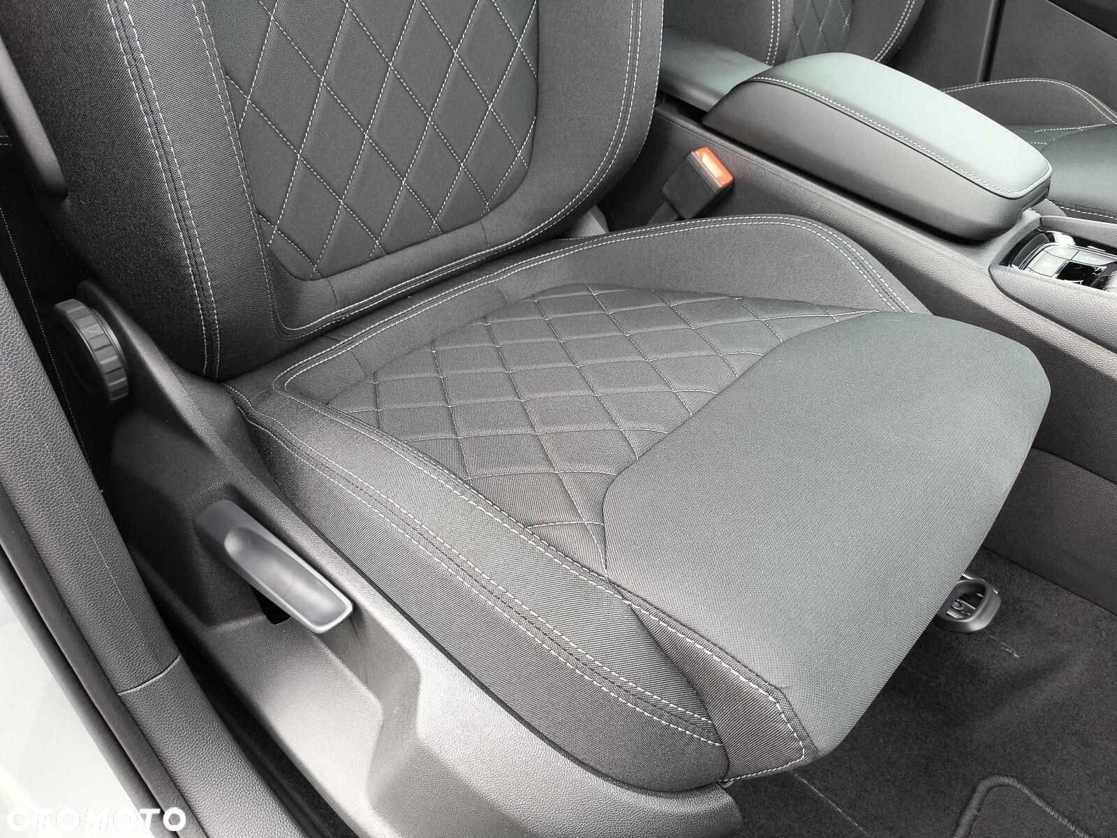 Skoda Karoq 1.5 TSI ACT Sportline DSG - 38