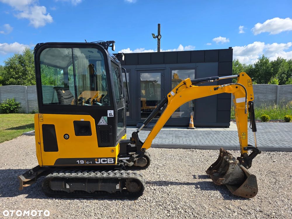 JCB - 10