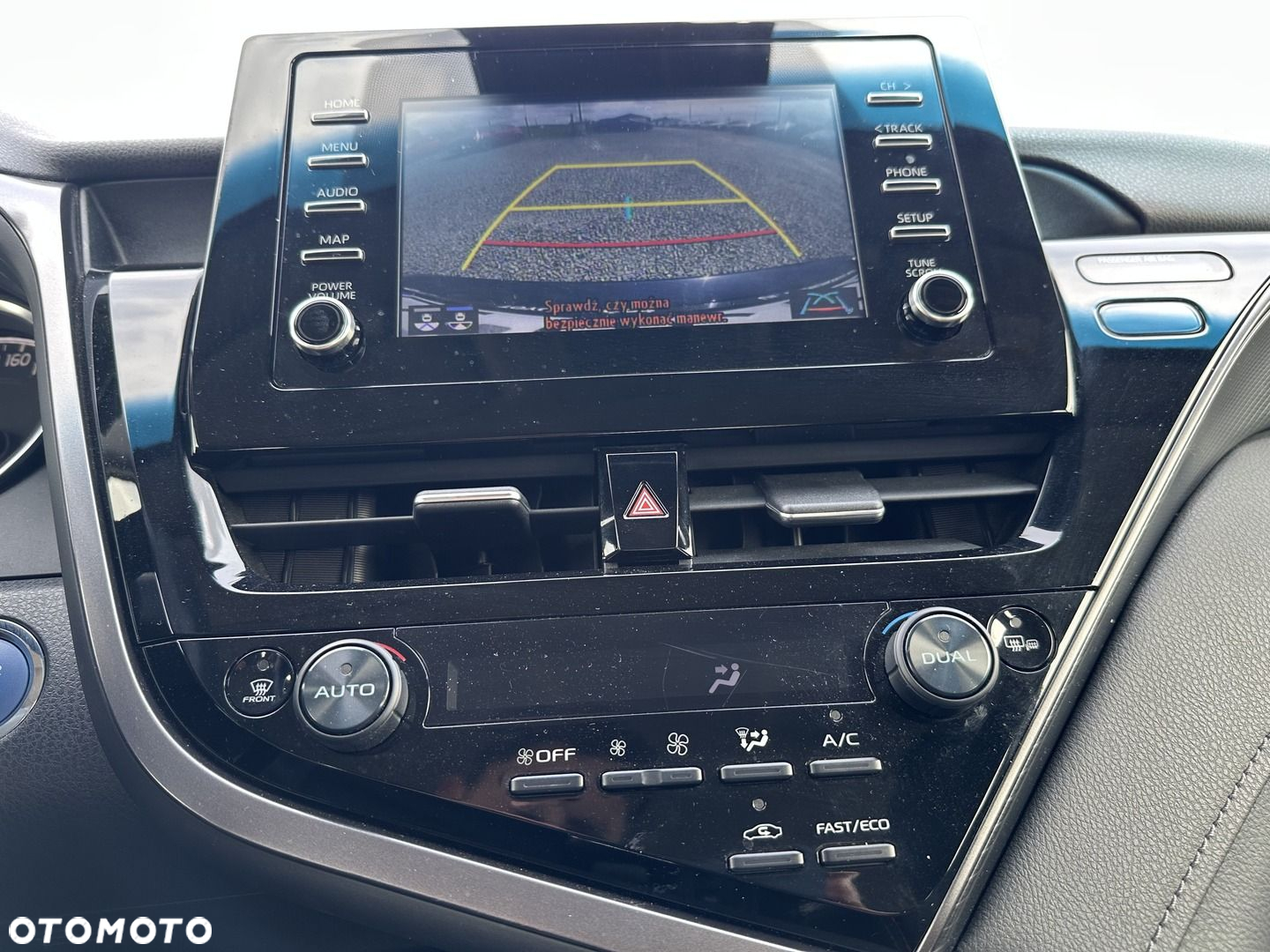 Toyota Camry - 17