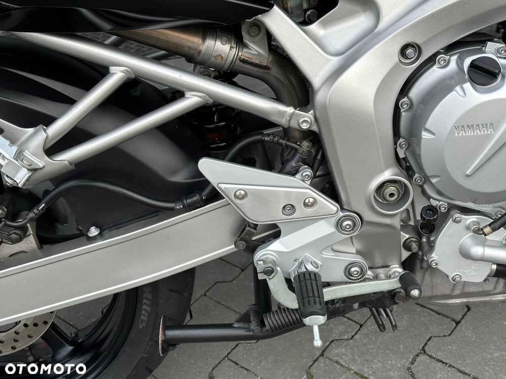 Yamaha FZ6 - 15