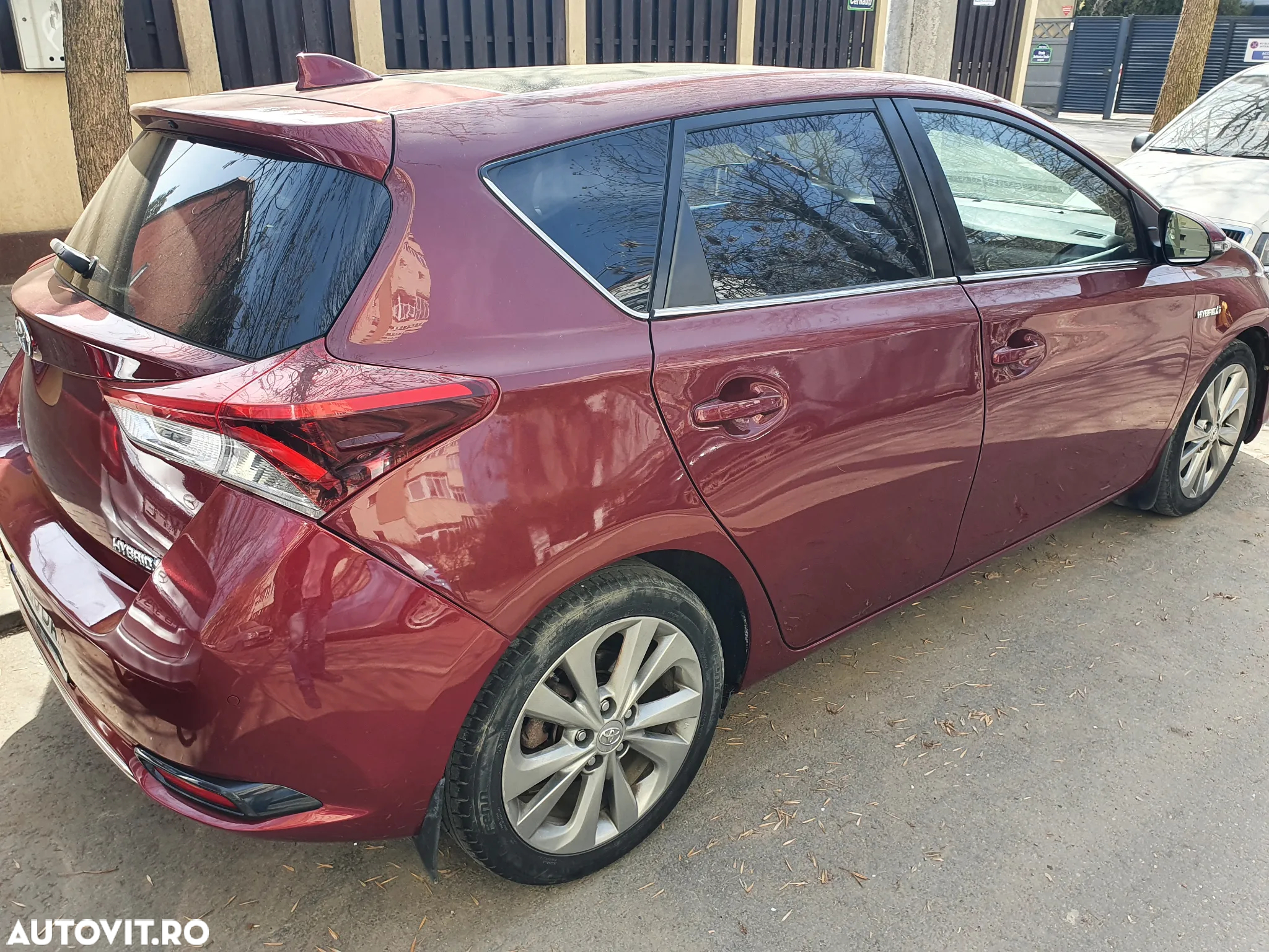 Toyota Auris 1.8 L VVT-i Hybrid Sol + - 8