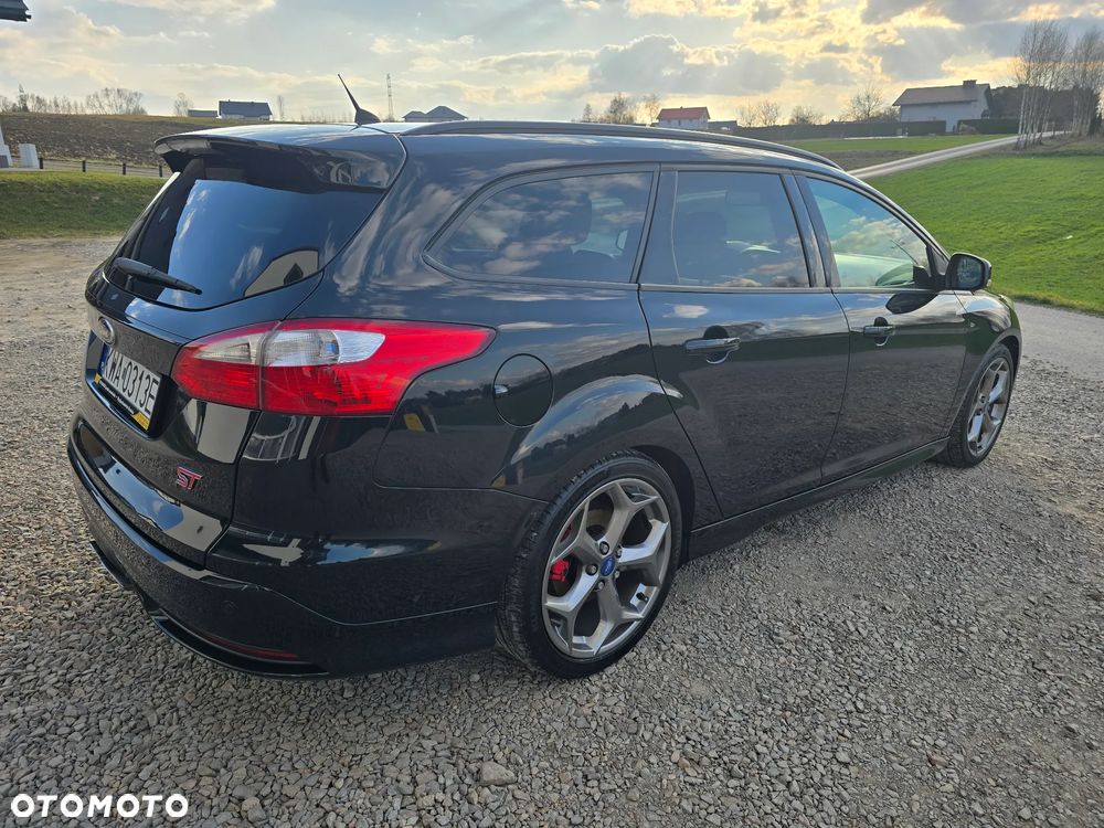 Ford Focus SW 2.0 EcoBoost ST Leather Exclusive Pack - 9